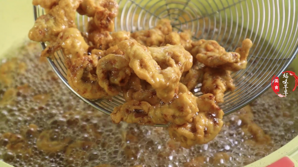 小酥肉到底是用麵粉還是澱粉？教你懶人方法，個個金黃酥脆，特香