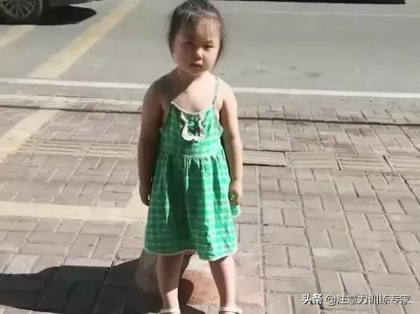 湖南一小女孩因爸爸不給看電視，竟揚言要“曬死”自己？