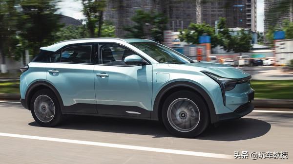 原價13.98萬 新款9.98萬！還增配！新款哪吒U夠誠意了吧？