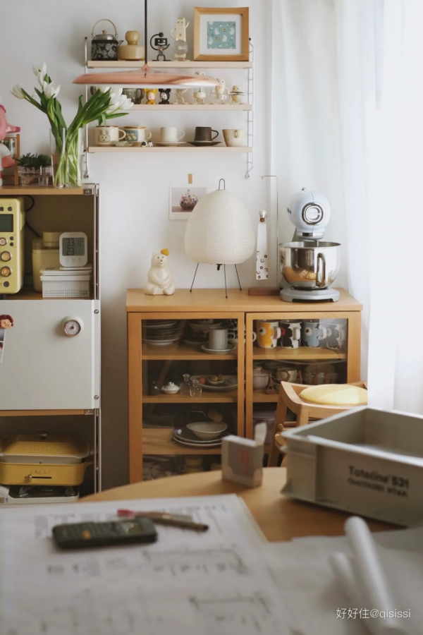 小戶型打造多功能客廳：辦公休閒用餐，1㎡都不浪費