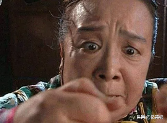 看“容嬤嬤”26歲照片，完全不像一個人，這顏值堪比宋慧喬