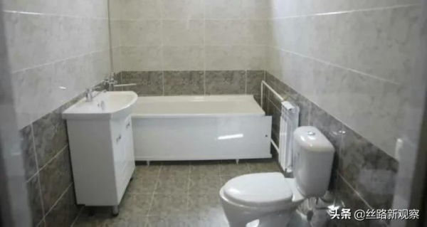 吉爾吉斯斯坦-塔吉克衝突地居民領到戰後重建房鑰匙了 吉爾吉斯斯坦-塔吉克衝突地居民領到戰後重建房鑰匙了