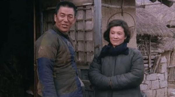 張洪傑帶癱瘓妻子拍戲,被兒女吸血,曾坦言:身後十幾匹“狼” 張洪傑帶癱瘓妻子拍戲,被兒女吸血,曾坦言:身後十幾匹“狼”