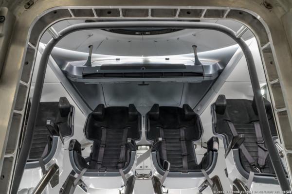 龍飛船內部是啥樣的？別人花2.2億美元才能體驗，我們免費進去看