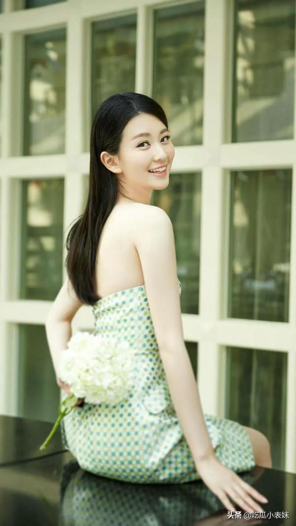 喬欣，溫文爾雅，楚楚動人