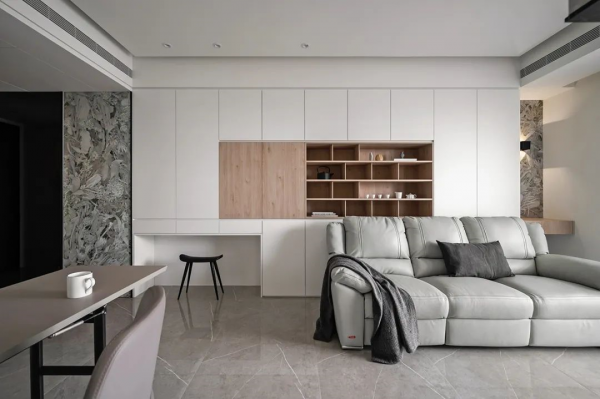 62㎡原木風兩室變三室，還有超多收納空間，三口人住得敞亮又自由