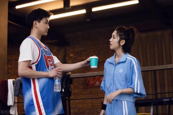 18歲男孩約47歲失足婦女包夜上熱搜：性教育真的刻不容緩？