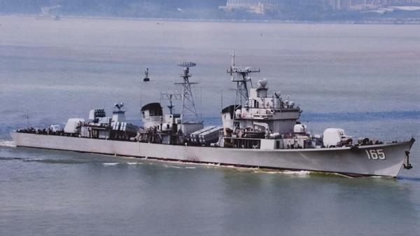 不朽的功勳！海軍首艘3萬噸鉅艦，吹響中國海軍遠航的號角