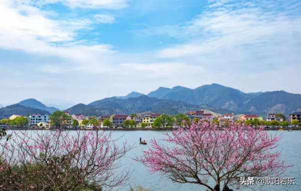 2022，遇見更好的自己！12個月，12種色彩，​遇見12份美麗好心情