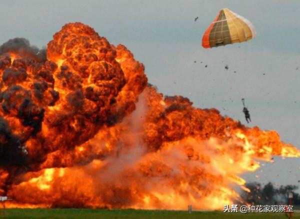 飛行員怕死選擇跳傘，戰機砸向學校90人遇難，被送上軍事法庭