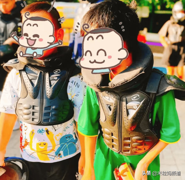 生兒子就像養二哈，不是打架就是拆家