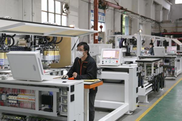 定製傢俱龍頭推進智慧製造 國產木工數控裝備逆襲