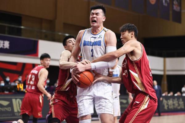 揭秘 | 李慕豪爆發不“突然”雅尼斯、林書豪都在背後“撐”著他 揭秘 | 李慕豪爆發不“突然”雅尼斯、林書豪都在背後“撐”著他