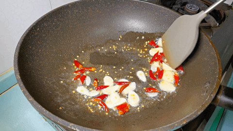 豆皮炒韭菜,最接地氣的家常菜,清淡又營養,好吃還不貴 豆皮炒韭菜,最接地氣的家常菜,清淡又營養,好吃還不貴