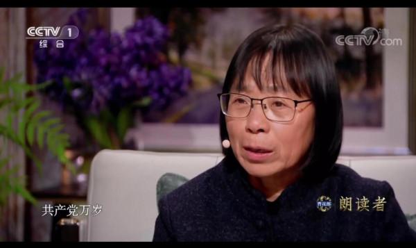 《朗讀者》董卿：我們不能改變世界，但熱愛和激情可以創造奇蹟