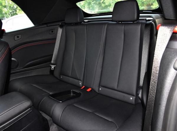 不到30萬買進口寶馬敞篷？2門4座+無框車門，配2.0T還是後驅