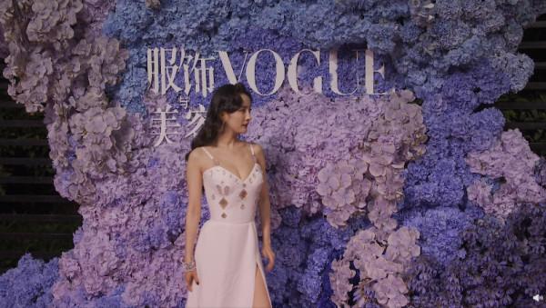 新篇章之夜紅毯:楊冪身材吸睛,童瑤大秀美腿,湯唯氣場強大 新篇章之夜紅毯:楊冪身材吸睛,童瑤大秀美腿,湯唯氣場強大