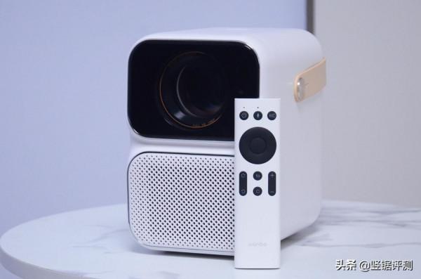 千元價格，體驗有些“超格”的智慧投影儀：萬播T6 Max深度評測