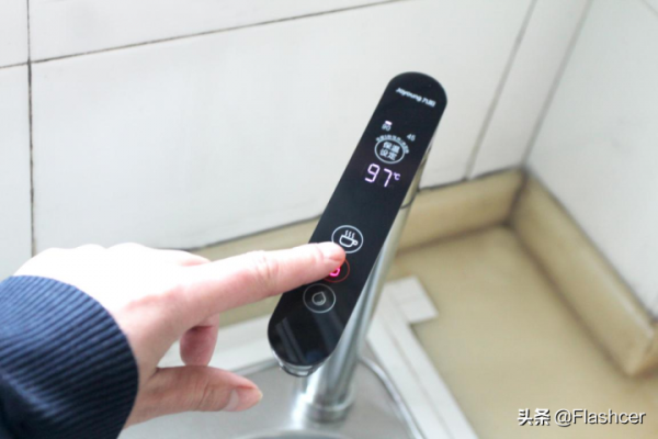 九陽熱小淨淨水器，航天品質淨化加熱二合一，喝熱水不等待還省錢