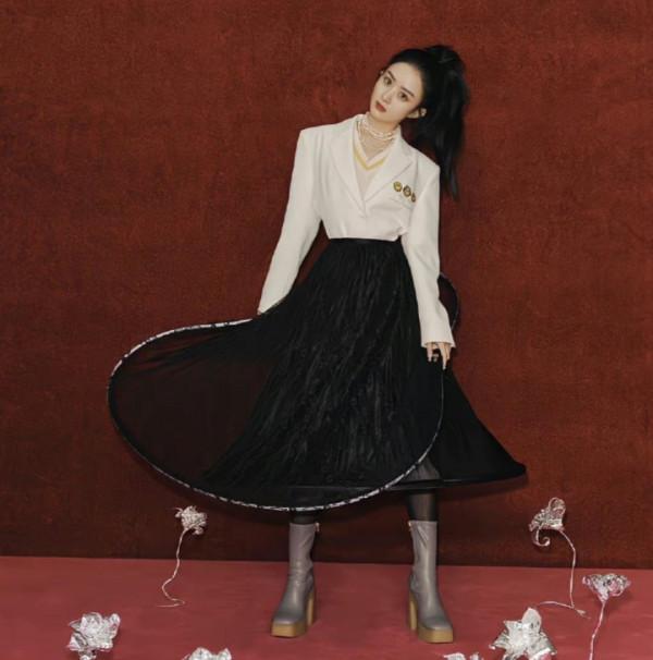 趙麗穎時尚路有多難？合作過業內8大知名攝影師，只有2人沒失手