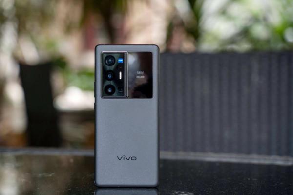 華為mate40 Pro與VIVO X70Pro&plus;拍照都能拍月亮，哪一款更好？