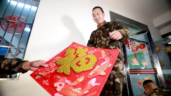 走進軍營，看兵哥哥以他們特有的方式歡慶虎年
