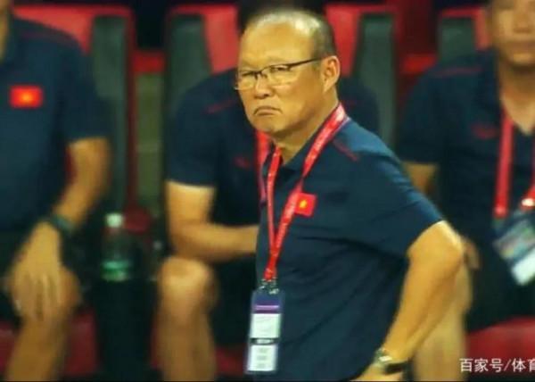 越南國足教練樸恆緒不屑與男國足踢球