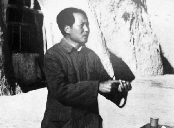 1947年,毛主席警衛員在昏迷中被送進太平間,死裡逃生後間諜浮現 1947年,毛主席警衛員在昏迷中被送進太平間,死裡逃生後間諜浮現