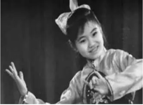 郭蘭英：剛出生就被扔到野外，兩任丈夫都去世，91歲無兒無女