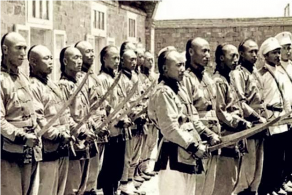 幾張清朝老照片,帶你認識真實的“帶刀侍衛”別再被電視劇給騙了 幾張清朝老照片,帶你認識真實的“帶刀侍衛”別再被電視劇給騙了