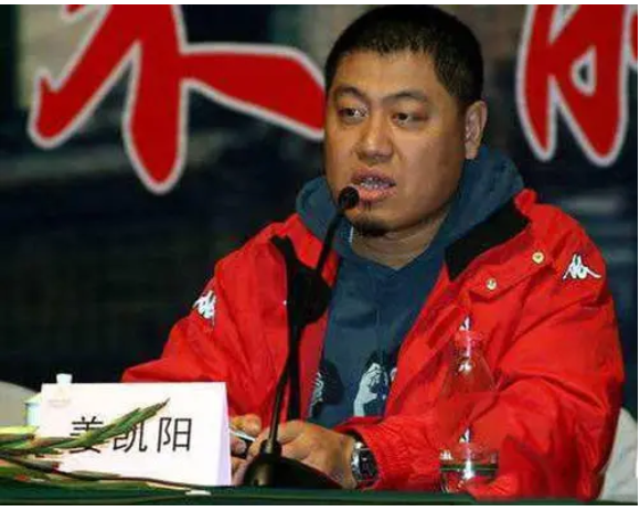 “可雲”徐露：當紅時隱退，嫁大7歲老公，46歲和17歲女兒似姐妹