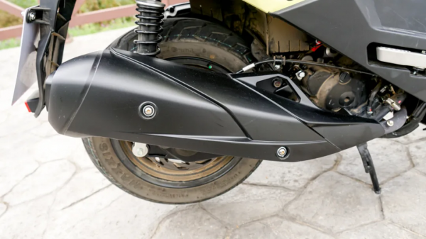 運動休閒踏板 傳承雷霆王水冷動力 1.88萬元光陽RacingX150靜態測評