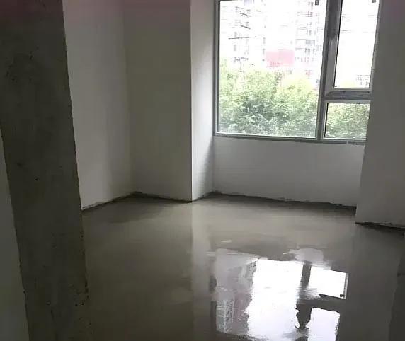 裝修鋪木地板的時候，怎麼做才能不掉坑？