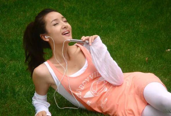 王妍蘇：曾是廣告女王，演過《何以》許影，戲外已是三個孩子的媽