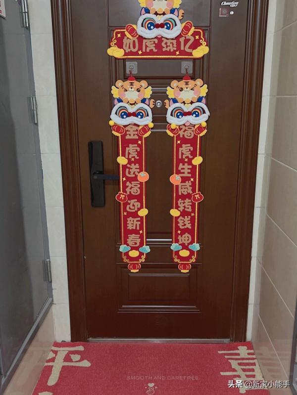 她家原木風的新房子，入住一週的時間很滿意，不做電視牆太舒服啦