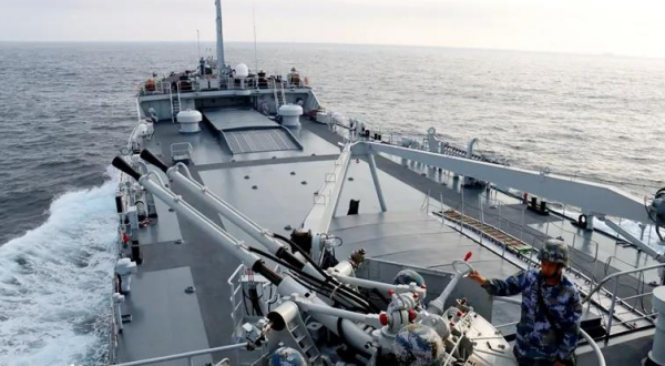 美軍艦闖入西沙領海，已被我國解放軍警告驅逐，周邊航母更需注意