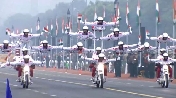 航母為何如此抗揍？鋼板比城牆還厚？中國航母特種鋼為何這麼難