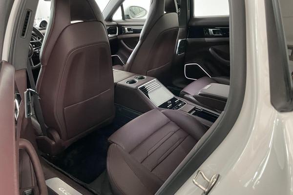 修車修了110萬的保時捷已被保險公司拉黑，車商大言不慚：小事故