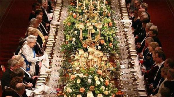 嫁入歐洲的首位中國王妃，相貌平平卻迷倒王子，如今一家定居中國