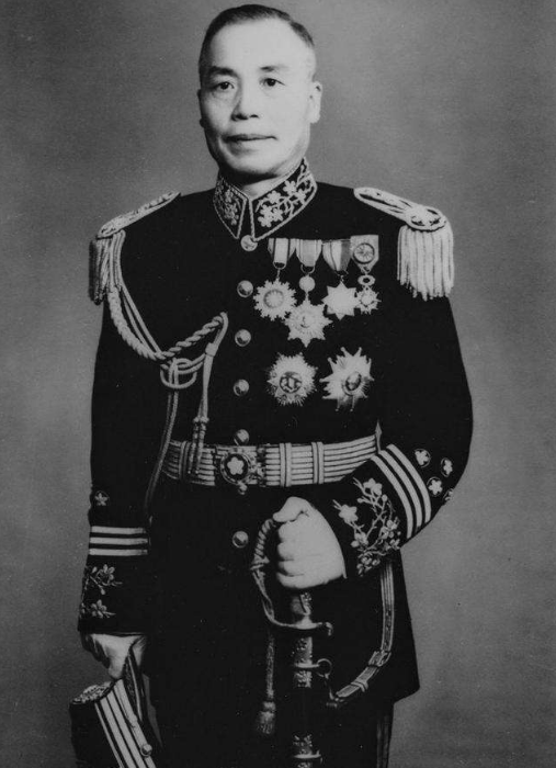 1949年，蔣介石正在別墅午睡，侍衛長推門而入：共軍衝破長江防線