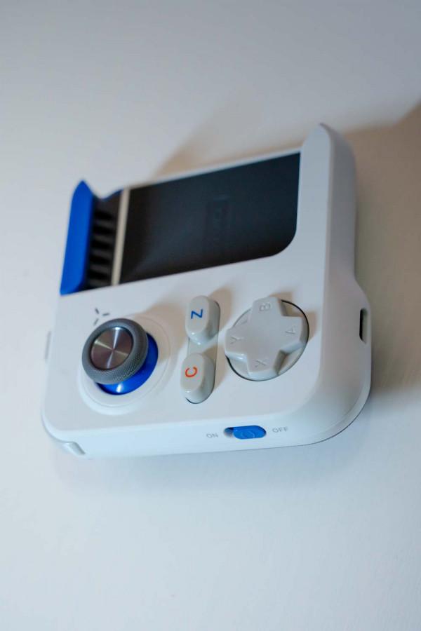 vivo閃電遊戲手柄評測：手柄手機合二為一，玩遊戲必備神器