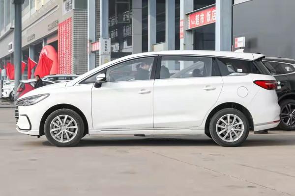 宋MAX:7座MPV,搭載1.5T+6擋手動,配置討喜,適合家用 宋MAX:7座MPV,搭載1.5T+6擋手動,配置討喜,適合家用