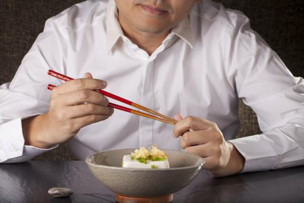 研究發現：晚餐與壽命息息相關！怎麼吃、吃多少，今天告訴你答案