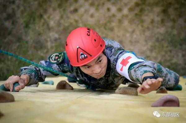 拼!拼!拼!衛生女兵請求出戰 拼!拼!拼!衛生女兵請求出戰