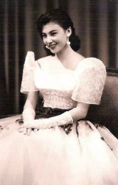 31位被遺忘的香港老牌美女明星 個個國色天香 如今大多去世 韋偉99歲 31位被遺忘的香港老牌美女明星 個個國色天香 如今大多去世 韋偉99歲