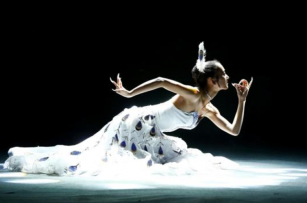 女星為減肥有多拼？有人米飯按粒吃，有人靠番茄度日，有人只喝水