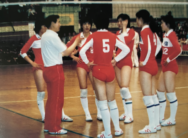 奮鬥四十載 拼搏鑄輝煌——寫在中國女排首奪世界冠軍四十週年之際 奮鬥四十載 拼搏鑄輝煌——寫在中國女排首奪世界冠軍四十週年之際