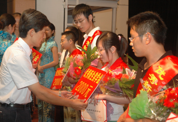 研究生期間，學生要爭取拿到“這些榮譽”，對將來就業或許有幫助