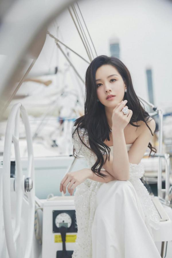 金雞獎美美的女明星們！喜歡的抱圖