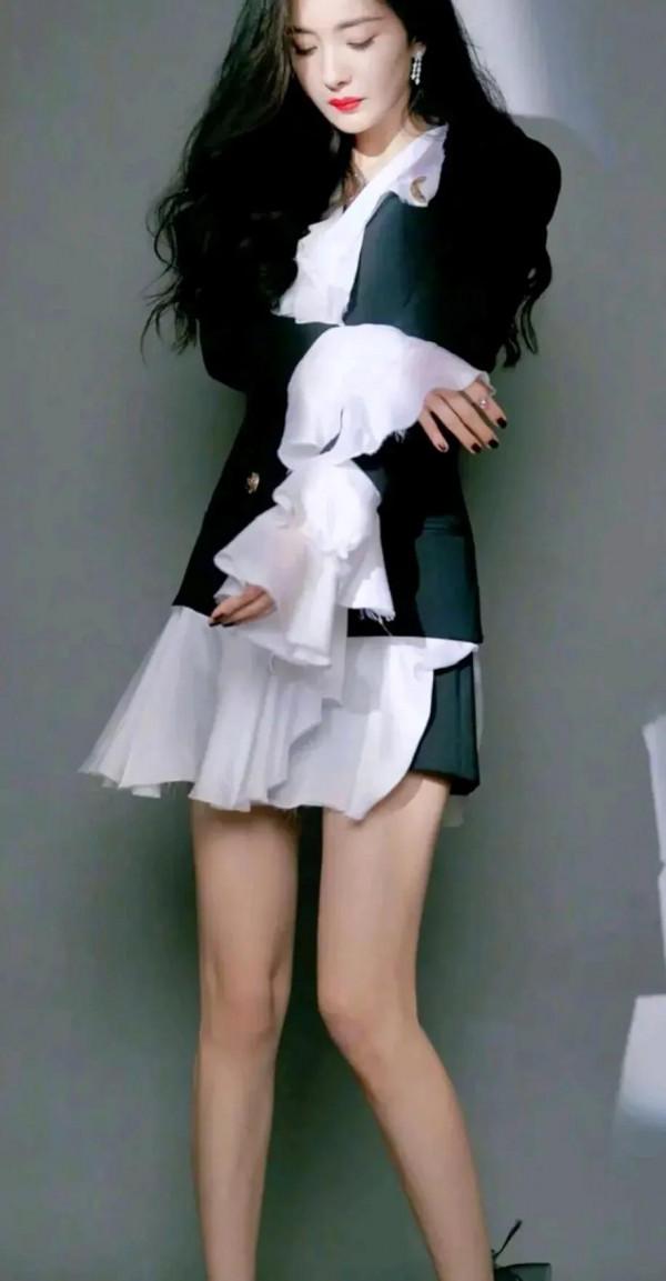 戚薇與楊冪的顏值碰撞你更愛哪一位